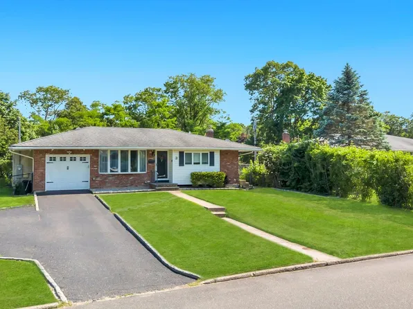 3 Bayberry Drive, Saint James, NY 11780