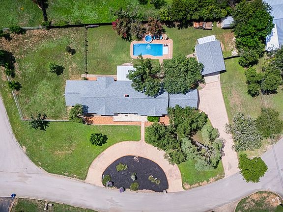 2nd image of 310 Bobwhite Dr