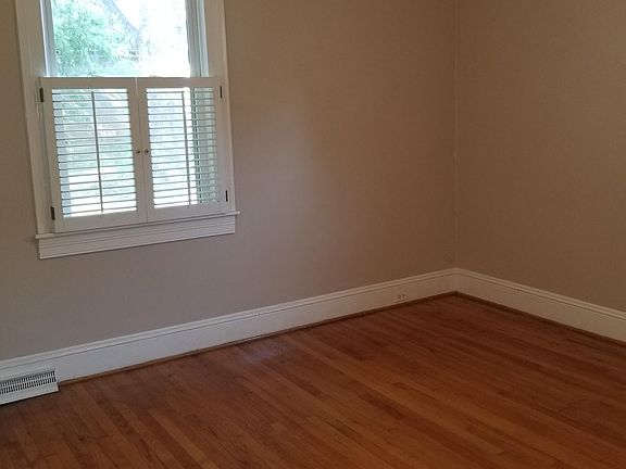 4th image of 349 Westhampton Ave
