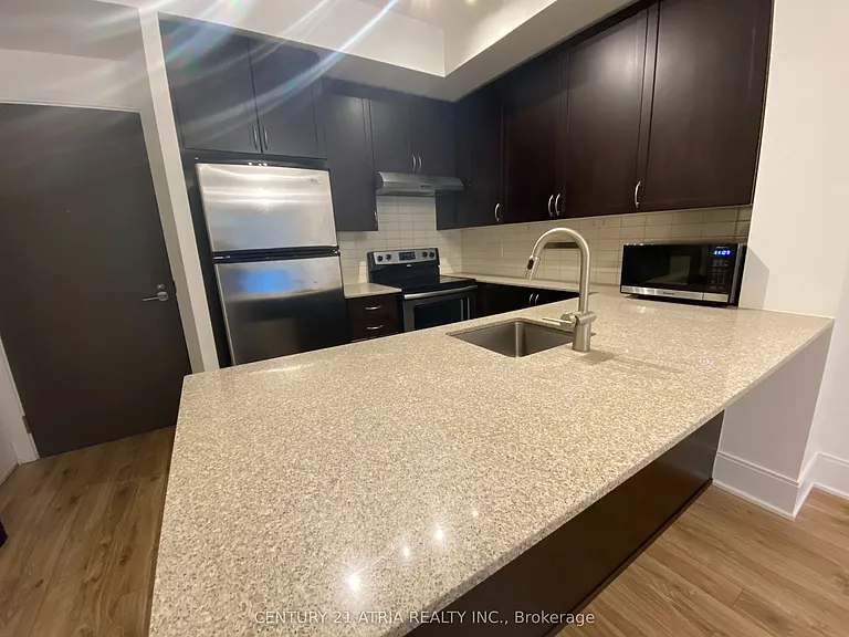 560 Front St W #706 — Photo 1