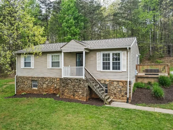 1901 Blackwater Rd, Evington, VA 24550