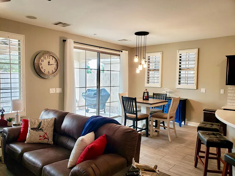 381 W Wisteria Pl — Photo 8