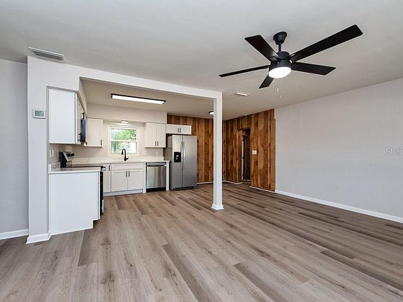 2nd image of 917 18th St SW