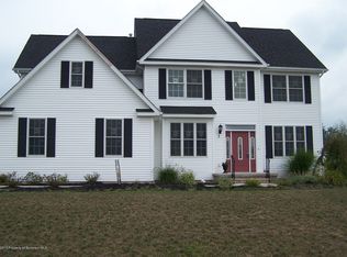 1 Whitman Dr, Pittston, PA 18641