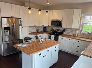 4624 Meadowbrook Rd, Niagara Falls, NY 14305