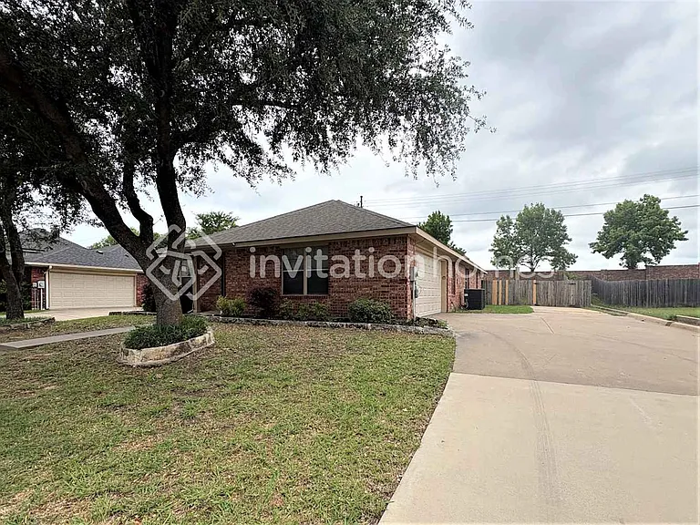 3878 Pinebluff Ln — Photo 1
