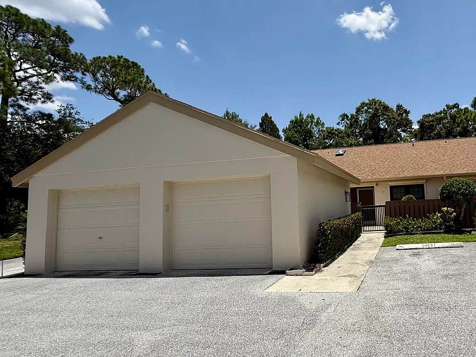2054 SW Silver Pine Way #123B
