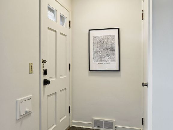2nd image of 1822 Ford Pkwy #1