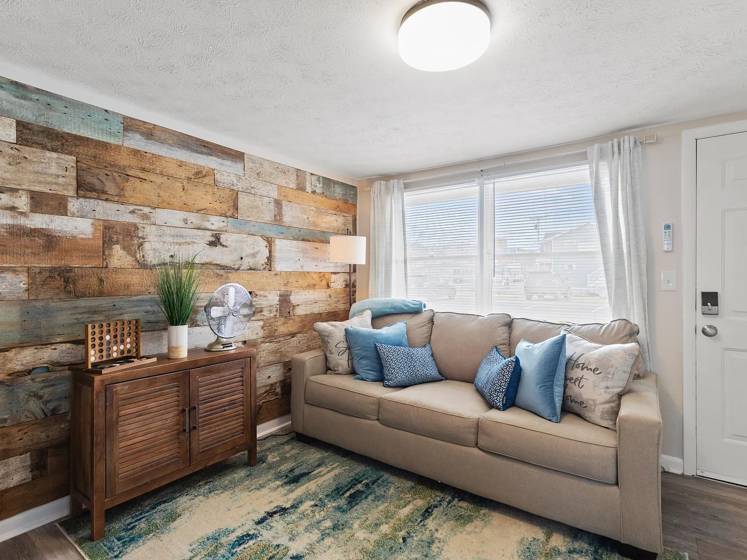 1 bed, 260 sqft, $1,600 — Photo 2