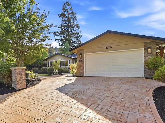 5th image of 227 Belgatos Rd