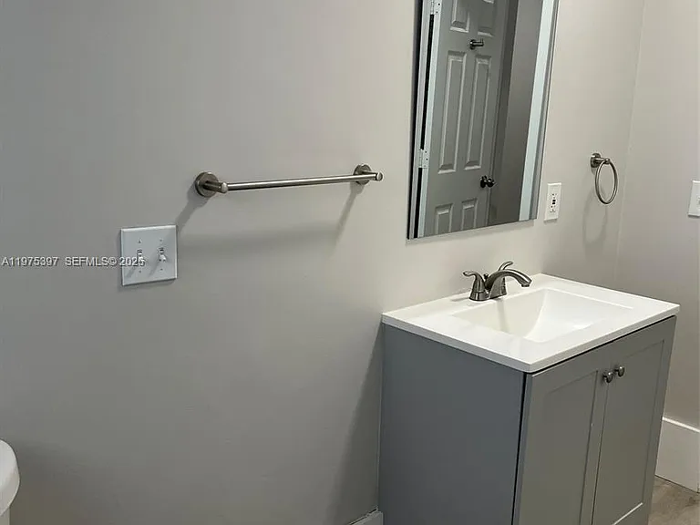 1901 Johnson St #2 — Photo 7