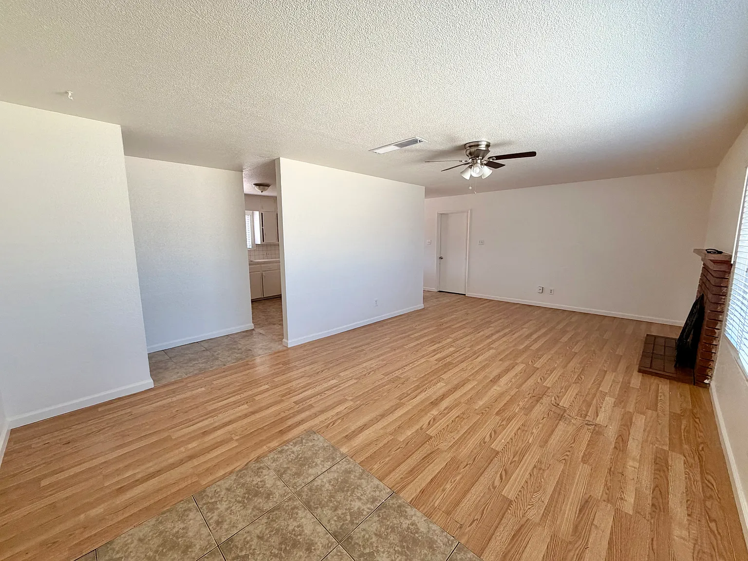 3 bed, 1434 sqft, $1,900 — Photo 2