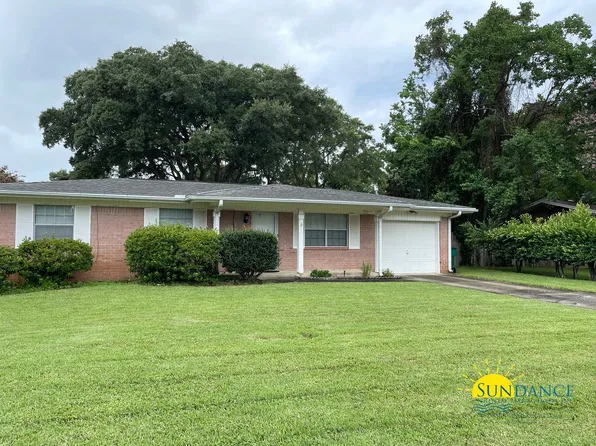 11 Oak Ln, Shalimar, FL 32579