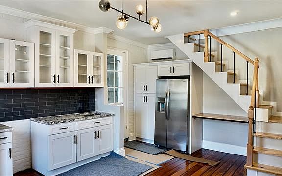 5th image of 706 Dumaine St #2C