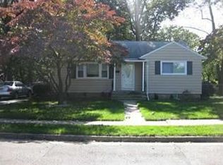 34 Clipper Ave, Edison, NJ 08817