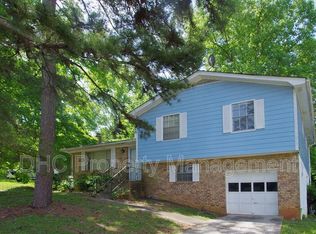 210 Creekwood Ln, Riverdale, GA 30274