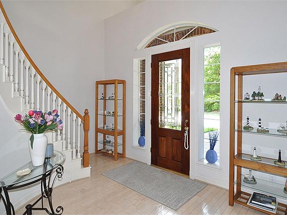 2nd image of 1611 Sheltering Oaks Ln