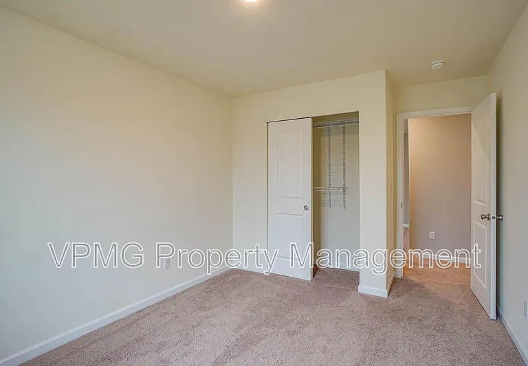 1423 W 16th Ave — Photo 16