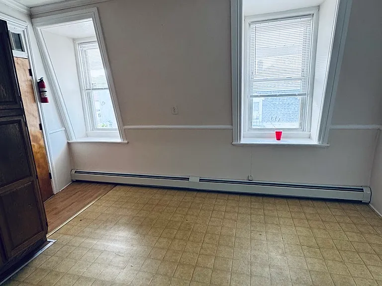 68 Winter St #3L — Photo 8