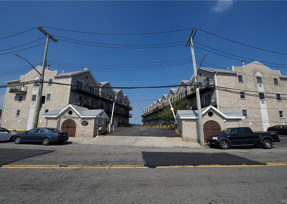 1st image of 10 Pennyfield Ave APT 5A