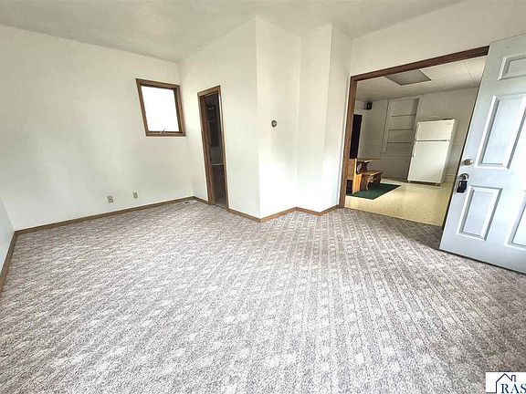 3rd image of 1102 N Franklin St