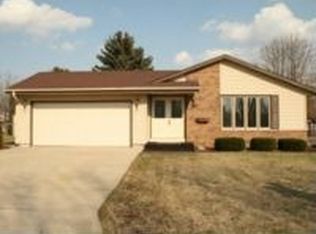 1902 Cottonwood Dr, Janesville, WI 53545