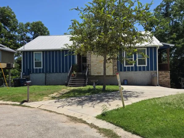 623 Creek Dr, New Braunfels, TX 78130
