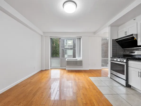 139-30 34th Avenue image 13 of 20