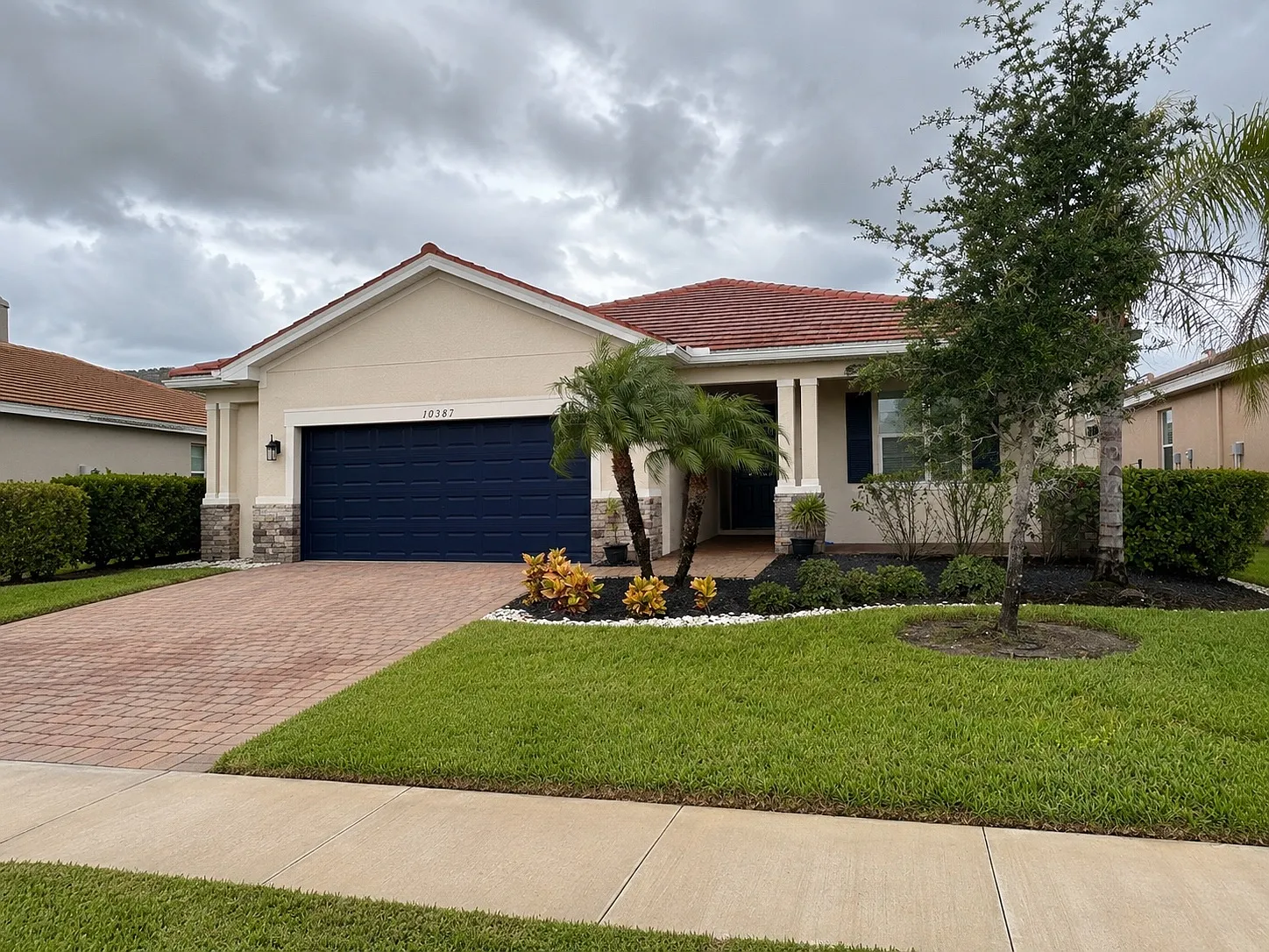 3 bed, 1852 sqft, $2,550 — Photo 1