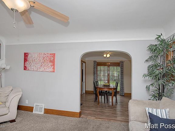 4th image of 994 Cogswell St NW