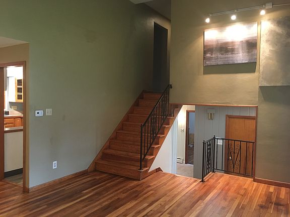 5th image of 1202 Lenox St