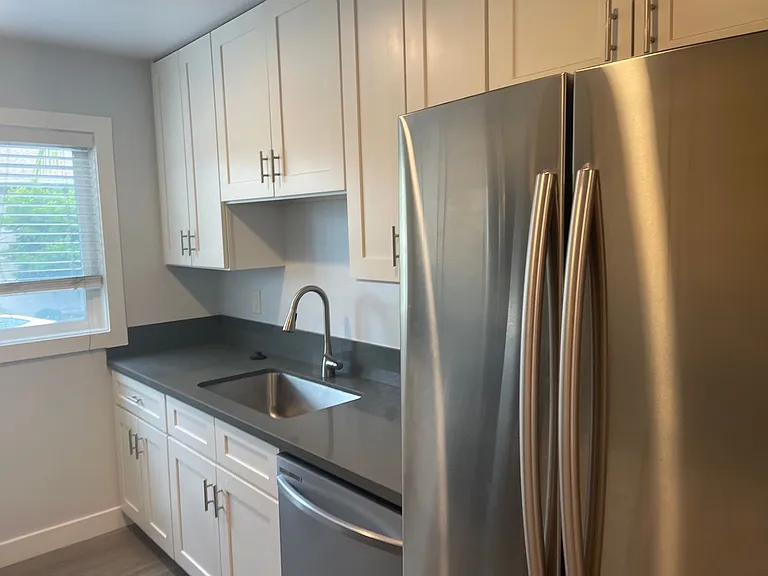 500 N Clementine St — Photo 13