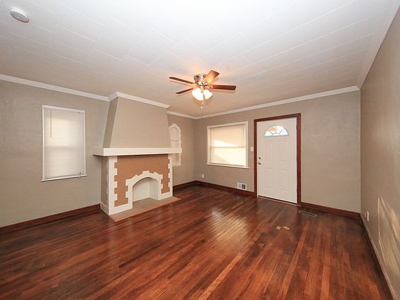 3rd image of 421 Sandhurst Dr