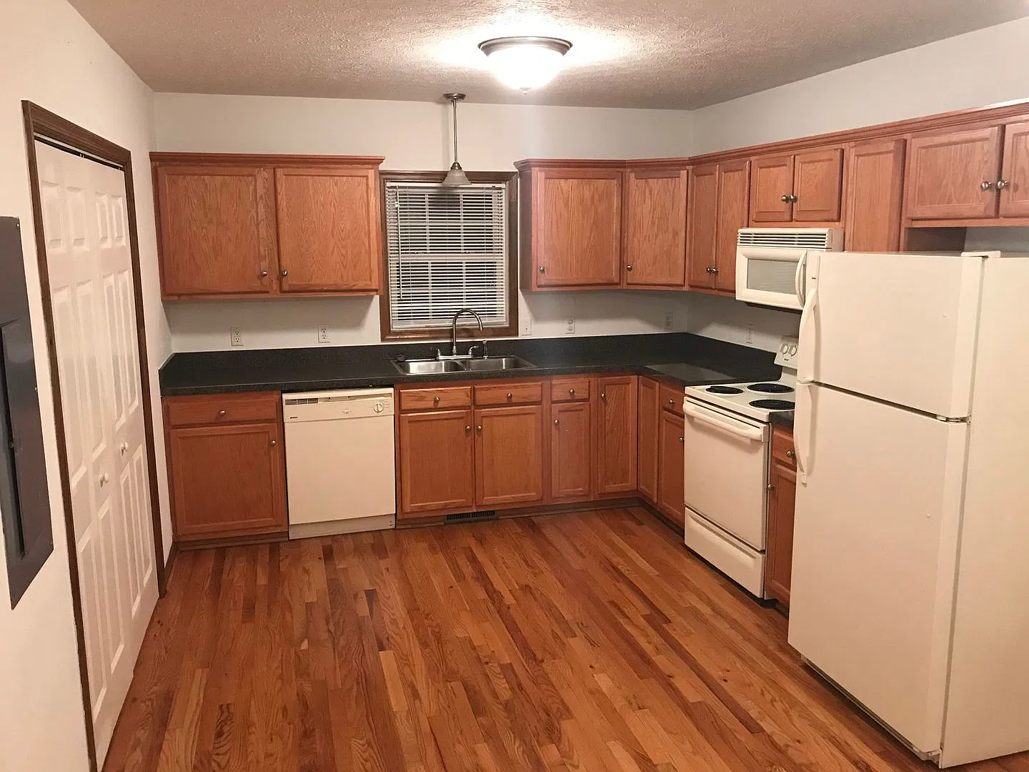 3600 Old Forest Rd — Photo 3