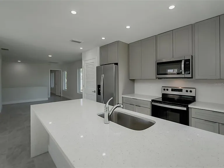 310 Hibiscus St #B — Photo 18