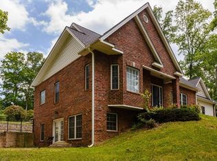 15 Dynasty Ln, Candler, NC 28715