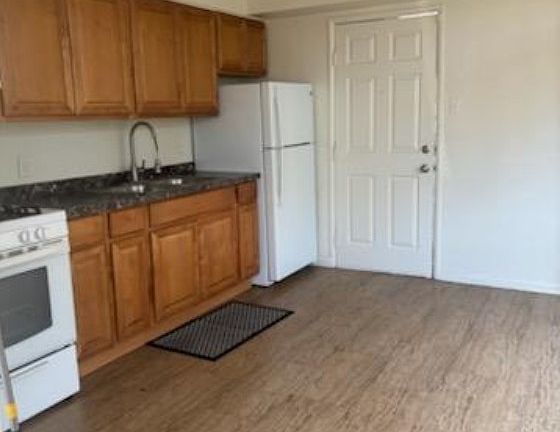 4th image of 1318 Rexford Pl #A