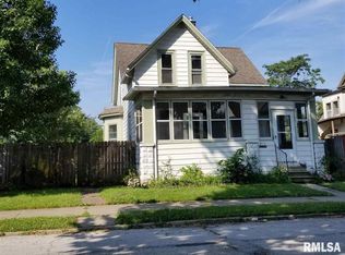 818 15th St, Rock Island, IL
