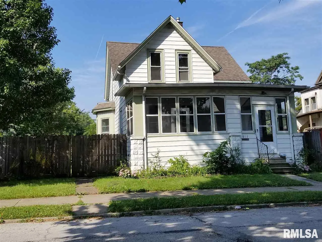 818 15th St photo 1