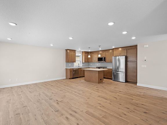 4th image of 820 26th Ave NE