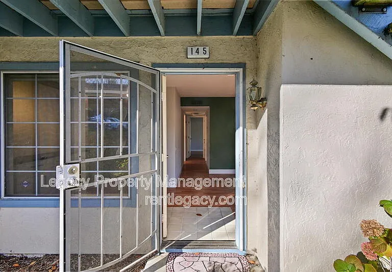 145 Glenwood — Photo 3