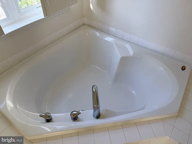 5970 Spout Spring Ct — Photo 16