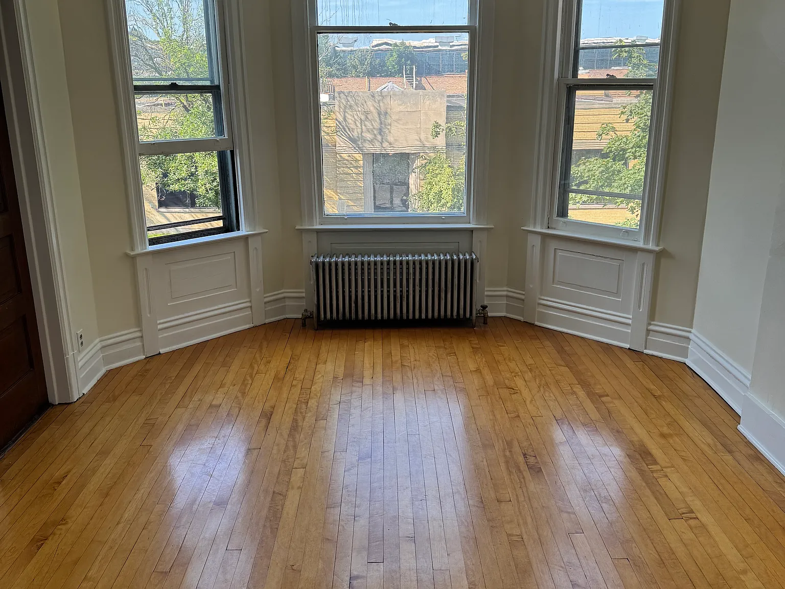 2 bed, 970 sqft, $2,950 — Photo 2