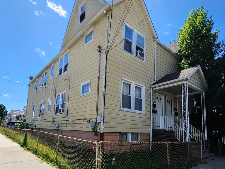 261 Centre Ave #1 — Photo 1