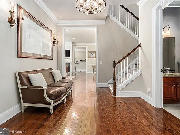 3rd image of 3433 Pierce St