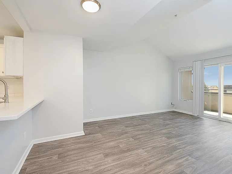 Northlink Apartments — Photo 80