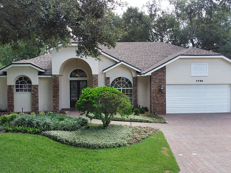 7725 Apple Tree Cir — Photo 2