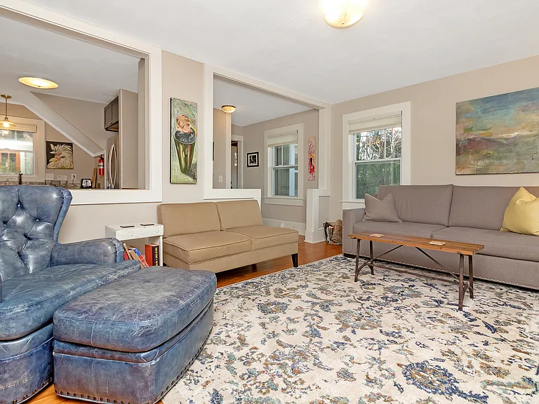 63 Lingerlong Ln — Photo 4