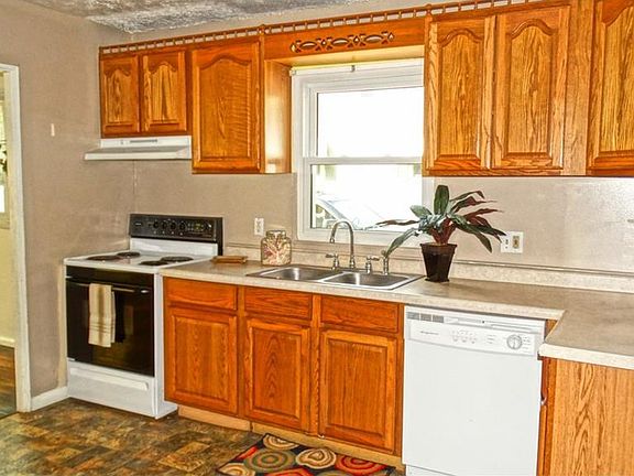 5th image of 1305 Holloway Dr