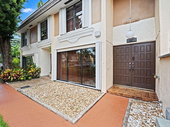 2nd image of 16470 NE 27TH Place #35
